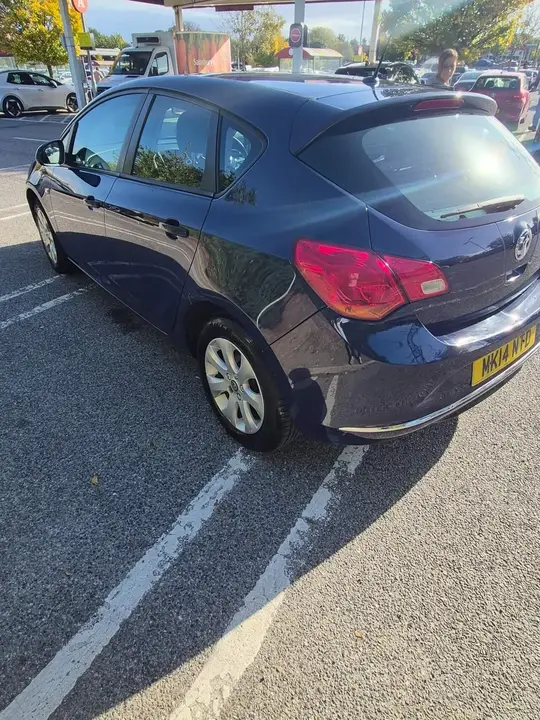 Vauxhall Astra 2014 photo 5