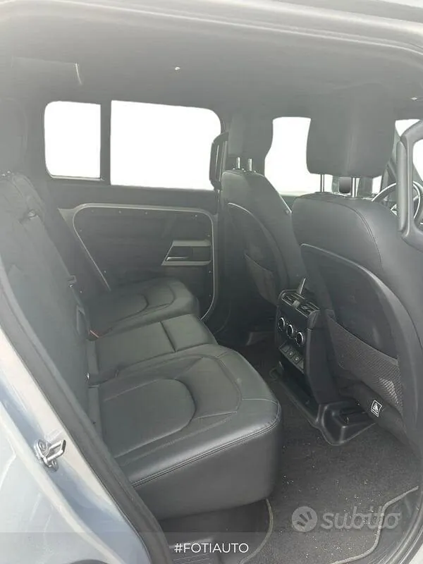 Land Rover Defender 2024 photo 5