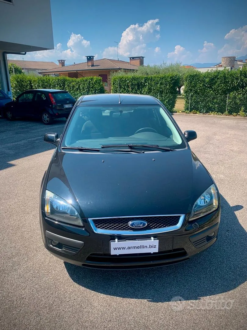 Ford Focus 2006 photo 2