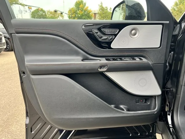 Lincoln Aviator 2027 photo 5