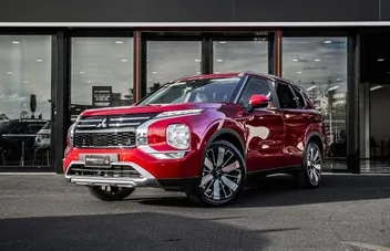 Mitsubishi Outlander 2026 photo 2