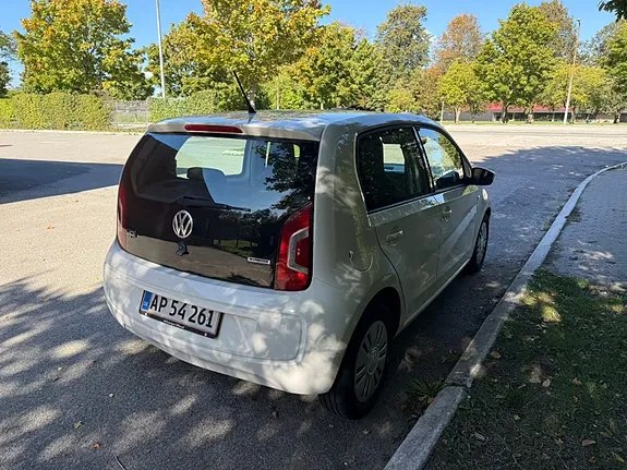 Volkswagen Up 2015 photo 4