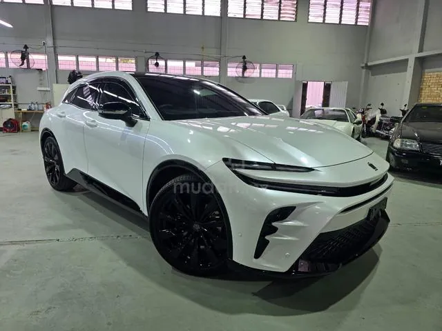 Toyota Crown Sport