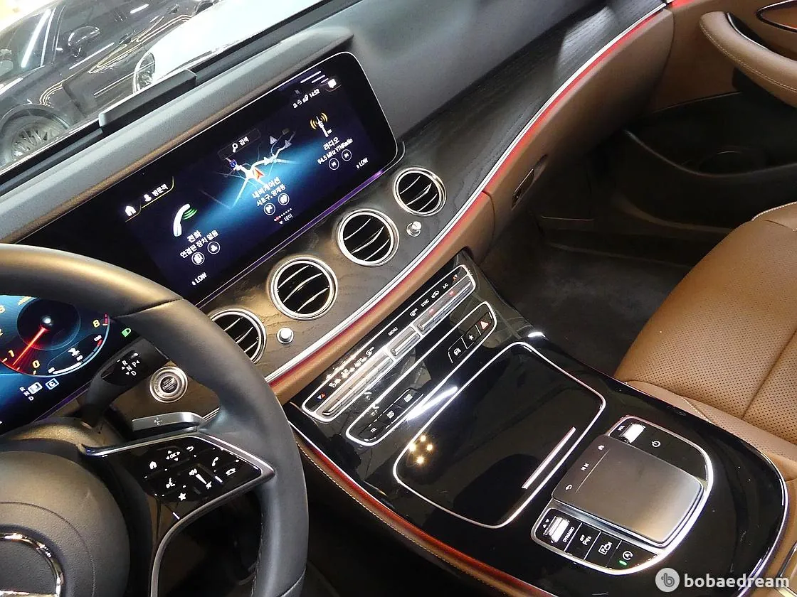 Mercedes-Benz E250 2023 photo 4