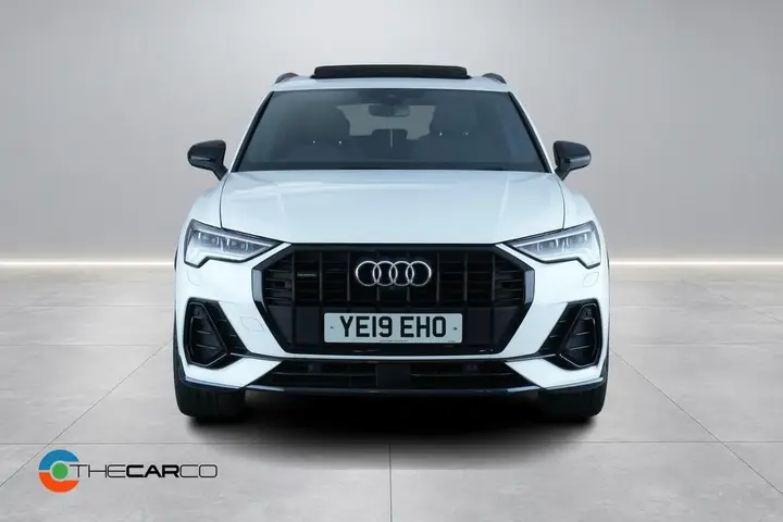 Audi Q3 2019 photo 2