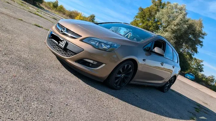 Opel Astra J