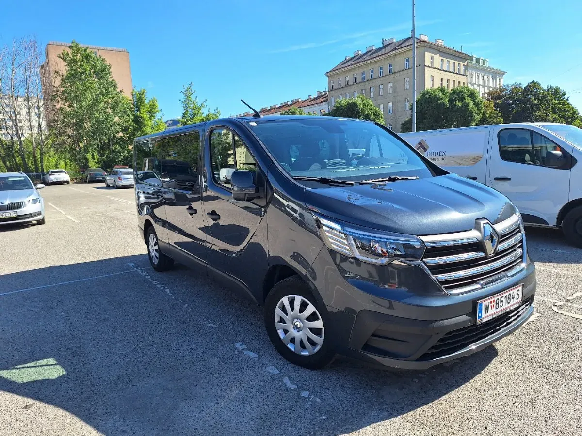 Renault Trafic 2023 photo 3