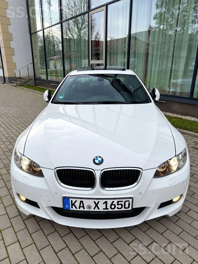 BMW 320D 2009 photo 3