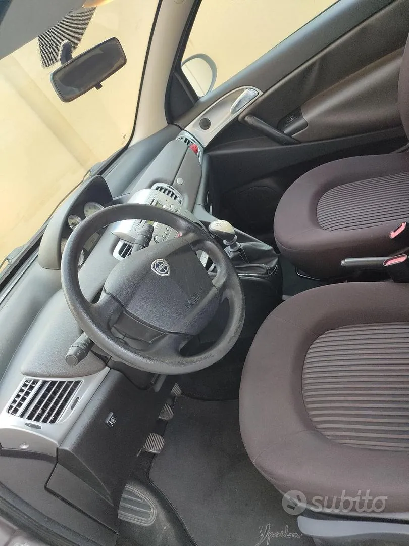 Lancia Ypsilon 2016 photo 4