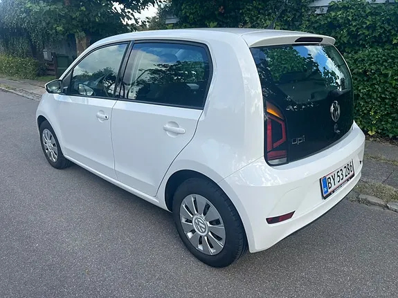 Volkswagen Up 2018 photo 2