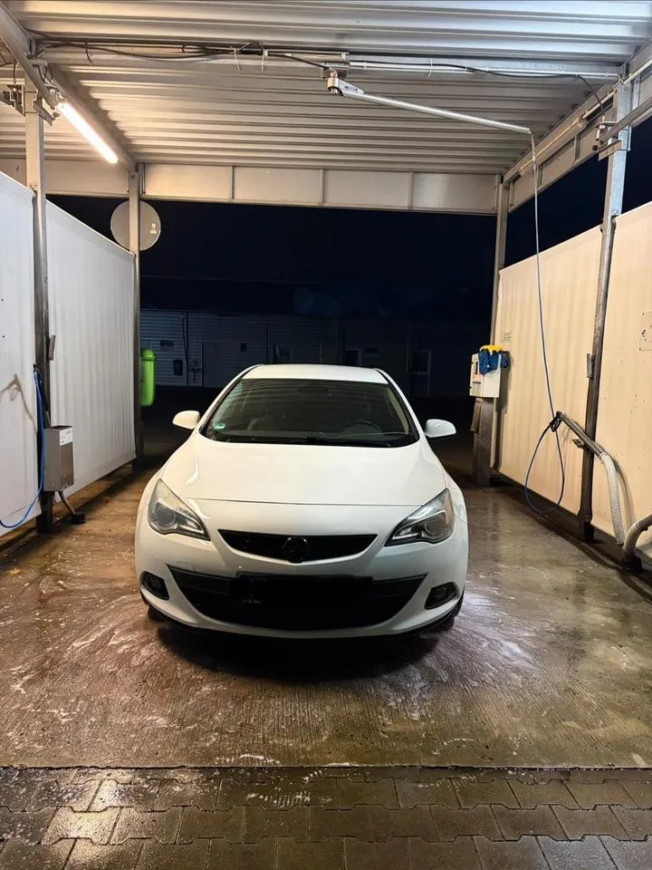 Opel Astra Gtc
