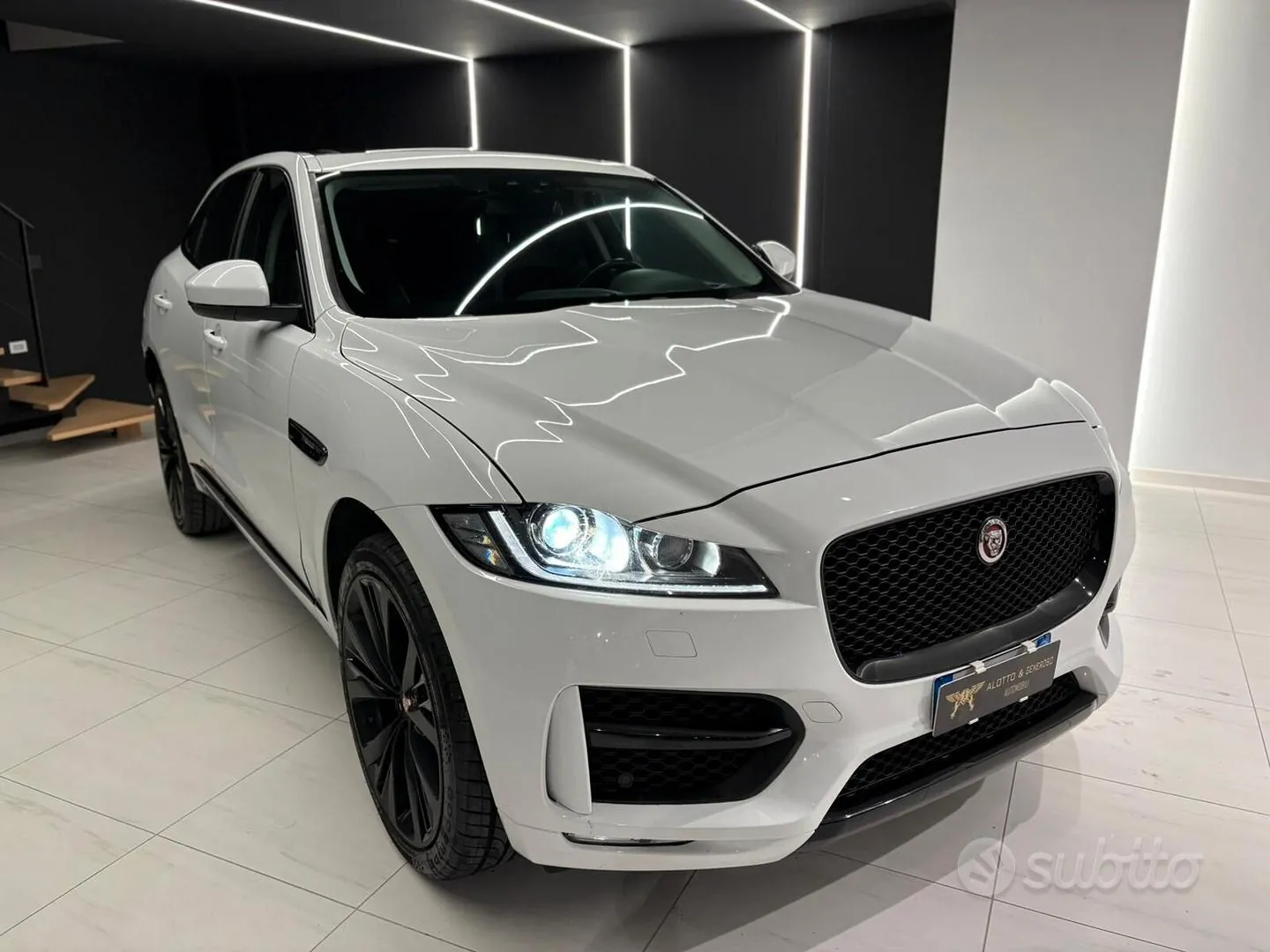Jaguar F-Pace 2016 photo 3