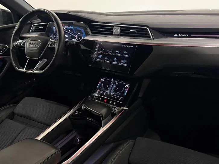 Audi E-Tron 2022 photo 2