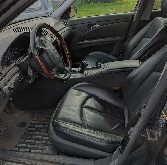 Mercedes-Benz E220 D 2002 photo 5
