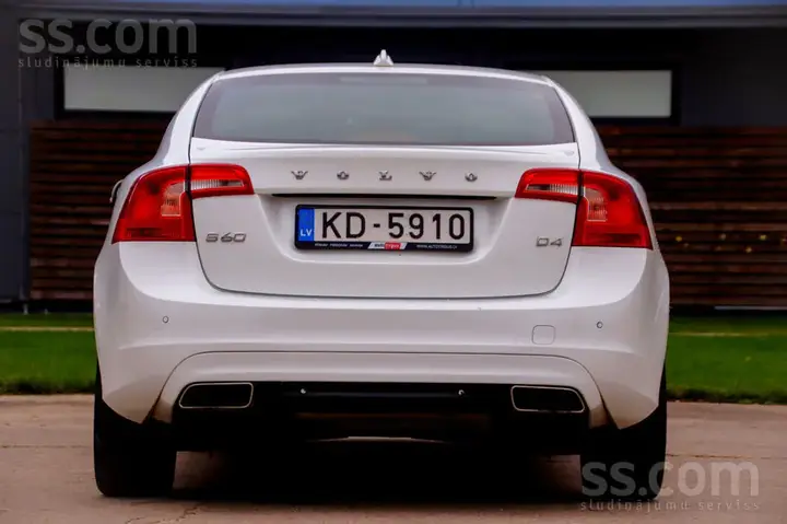 Volvo S60 2015 photo 5