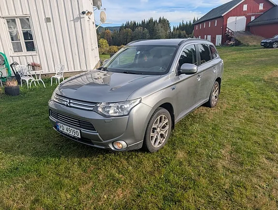 Mitsubishi Outlander 2014 photo 2
