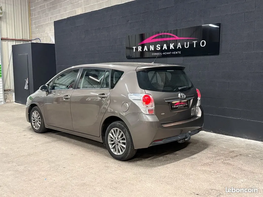 Toyota Verso 2017 photo 5