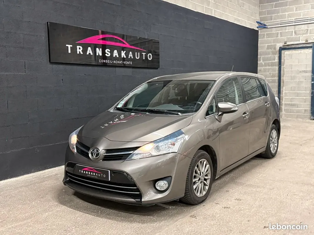 Toyota Verso 2017 photo 3
