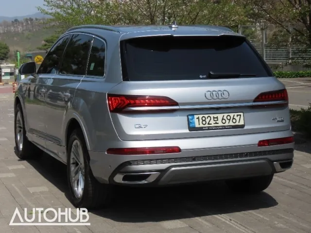 Audi Q7 2022 photo 4