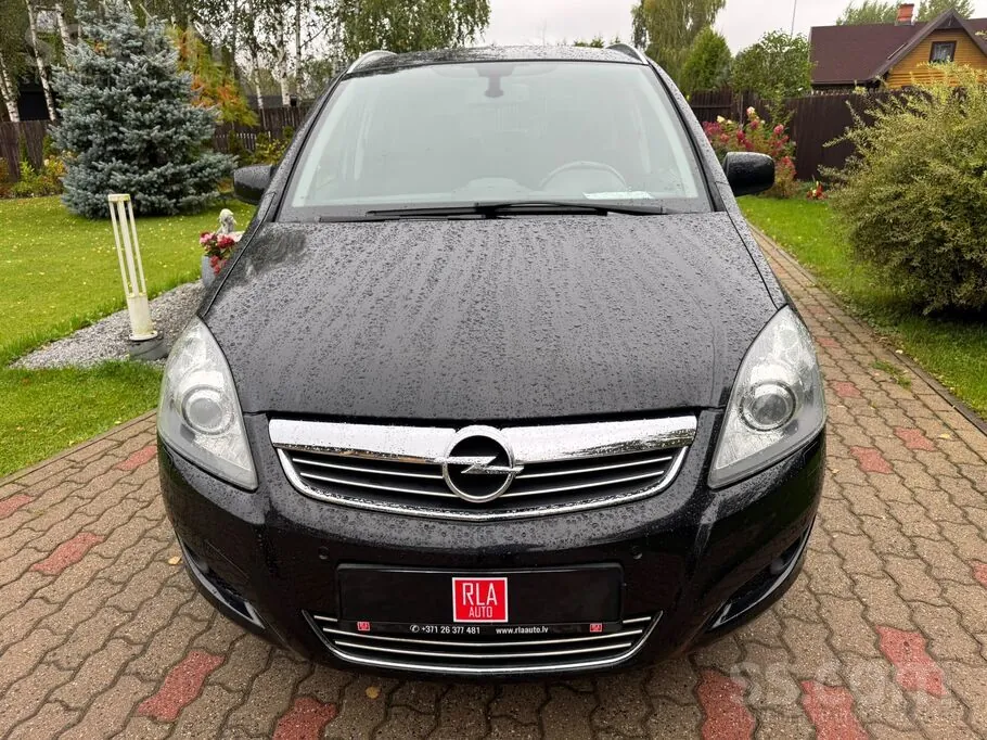 Opel Zafira 2012 photo 2