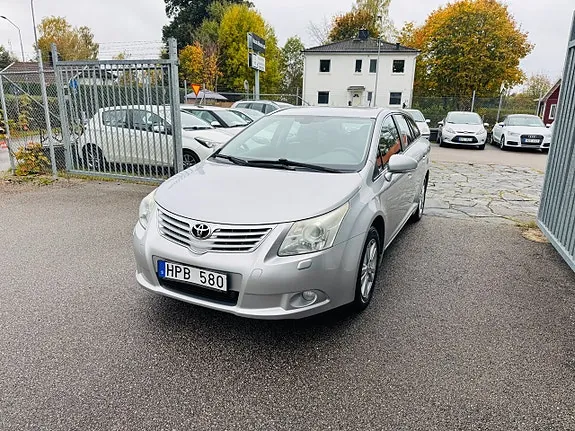 Toyota Avensis 2010 photo 2