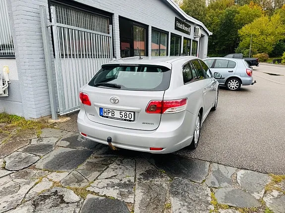 Toyota Avensis 2010 photo 3