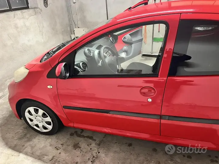 Peugeot 107 2009 photo 3