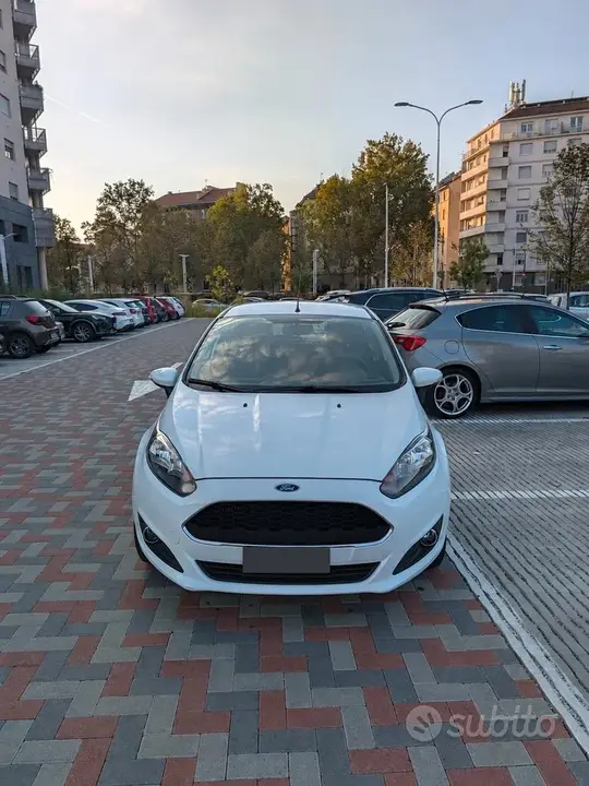 Ford Fiesta 2016 photo 2