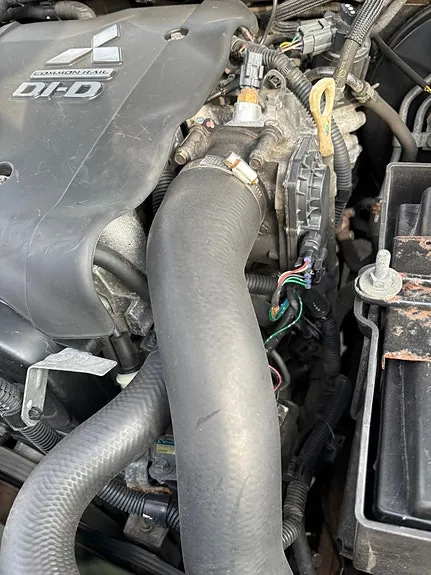 Mitsubishi L200 2010 photo 3