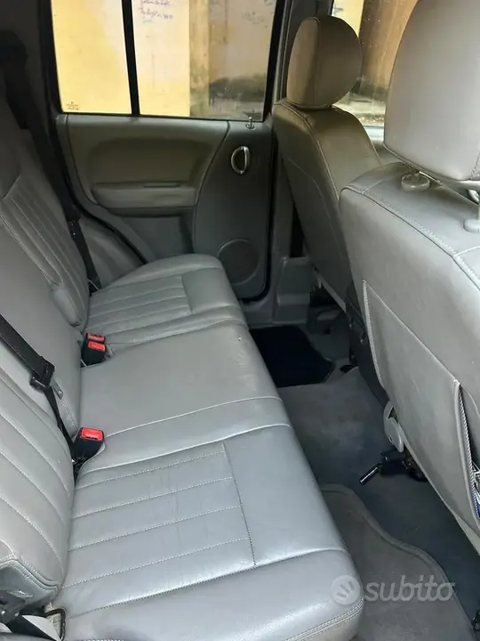 Jeep Cherokee 2006 photo 4