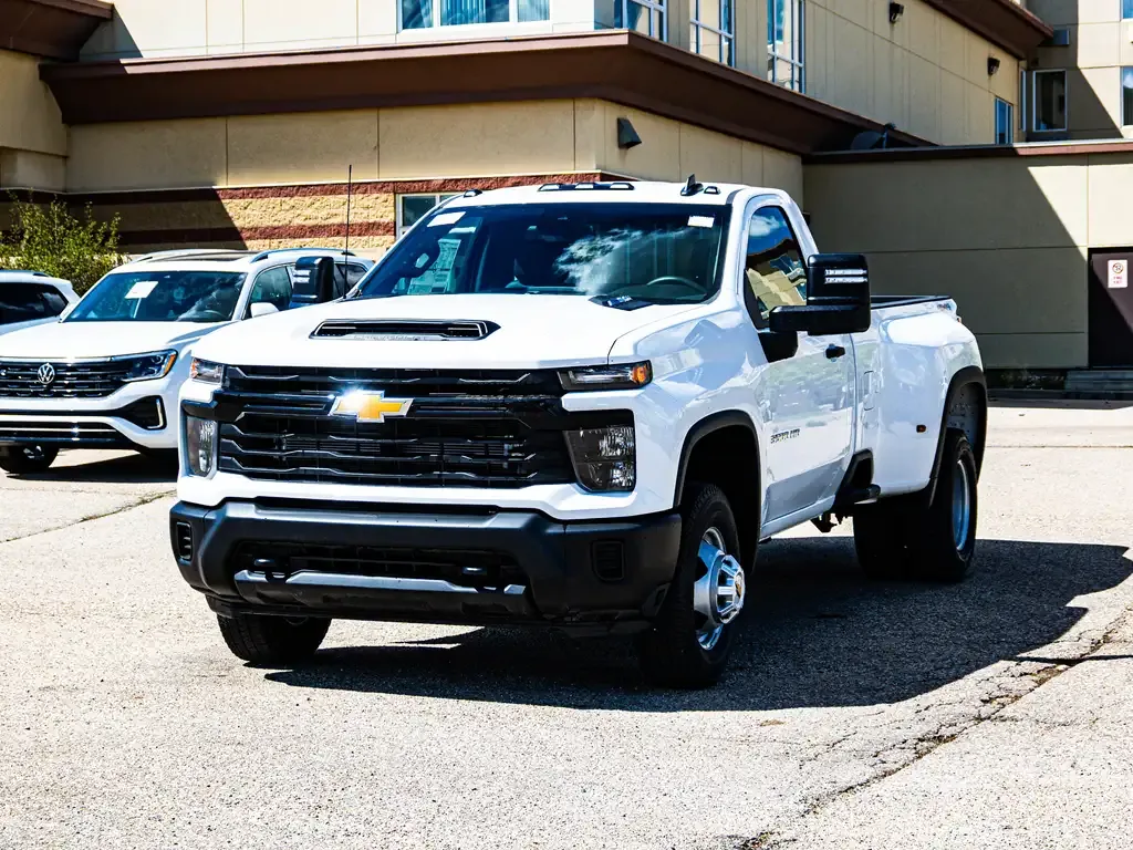 Chevrolet Silverado 3500 2025 photo 4