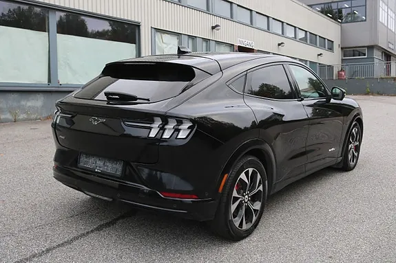 Ford Mustang Mach-E 2021 photo 4