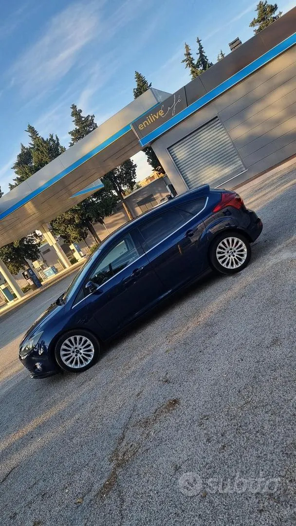 Ford Focus 2011 photo 3