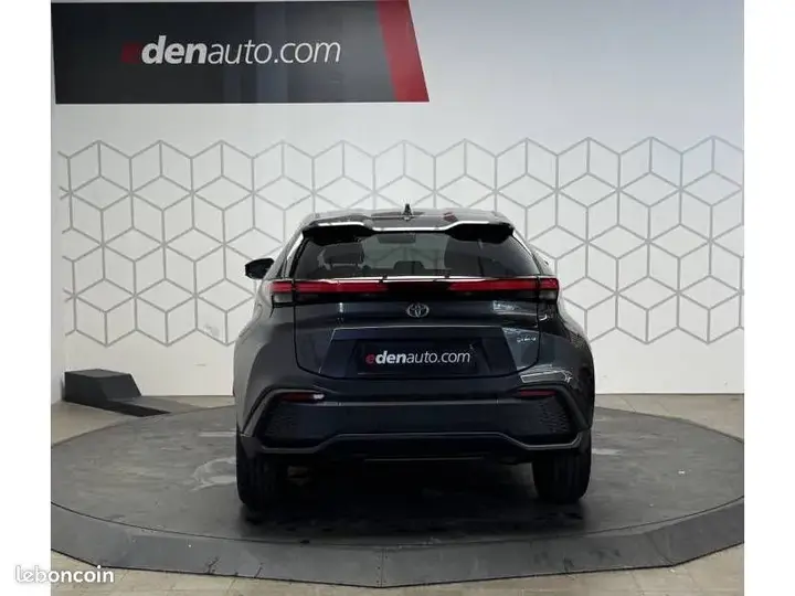 Toyota C-Hr 2025 photo 3