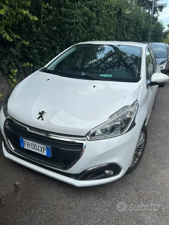 Peugeot 208 2017 photo 2