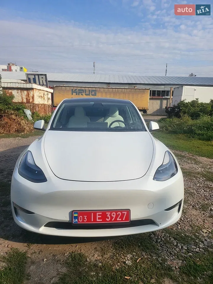 Tesla Model Y 2021 photo 2