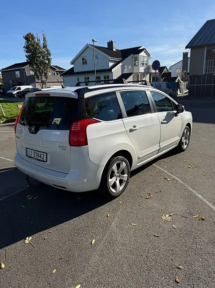 Peugeot 5008 2013 photo 5