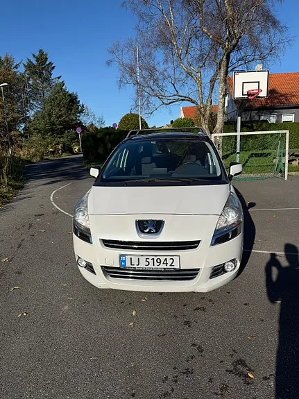 Peugeot 5008 2013 photo 2