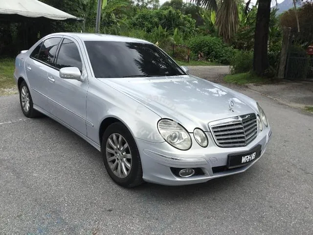 Mercedes-Benz E200