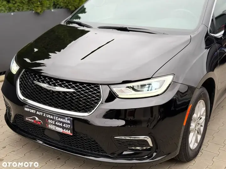Chrysler Pacifica 2025 photo 2