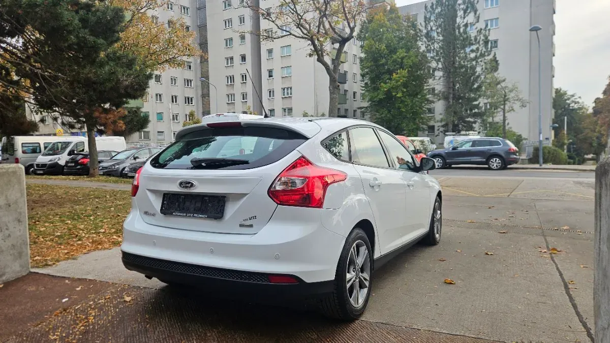 Ford Focus 2014 photo 3