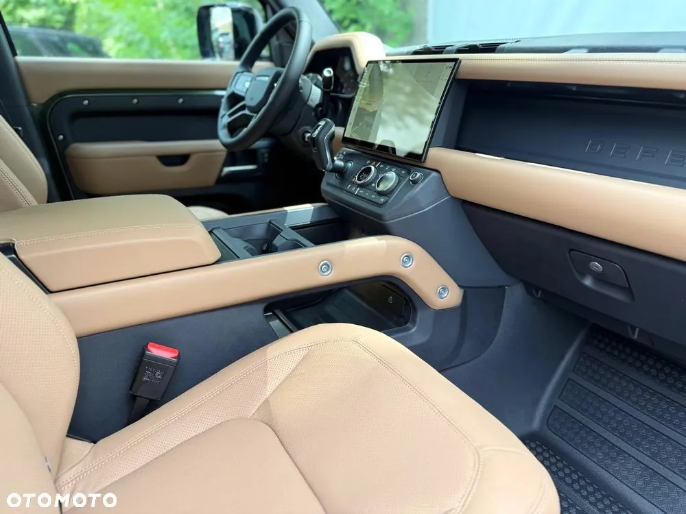 Land Rover Defender 2026 photo 2