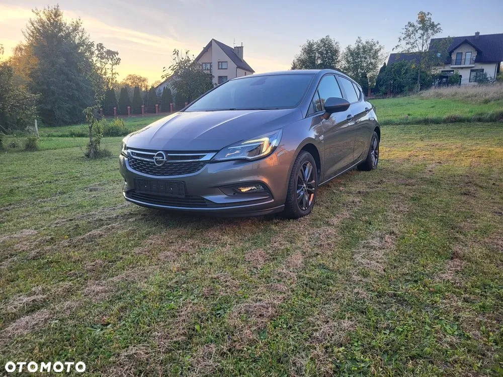 Opel Astra 2019 photo 2
