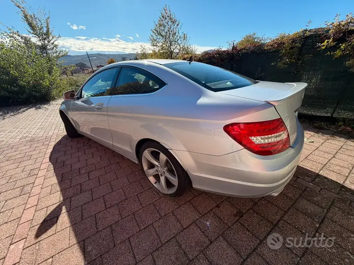 Mercedes-Benz C Coupe 2012 photo 2