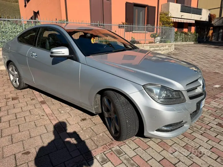 Mercedes-Benz C Coupe 2012 photo 3