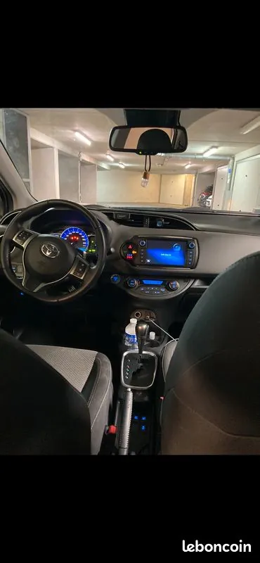 Toyota Yaris 2016 photo 3