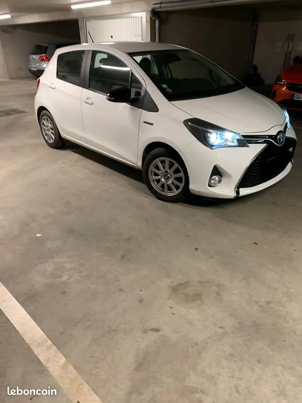 Toyota Yaris 2016 photo 2