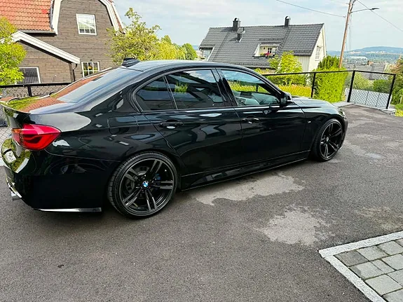 BMW 320D 2016 photo 2