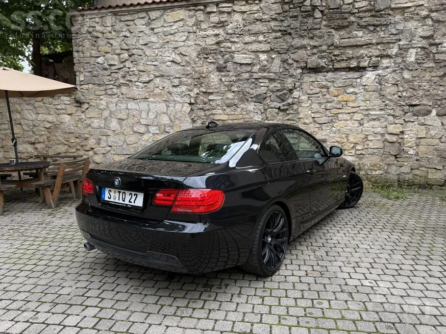 BMW 320 2010 photo 4