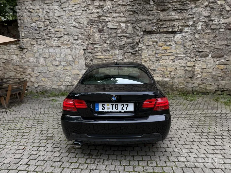 BMW 320 2010 photo 5